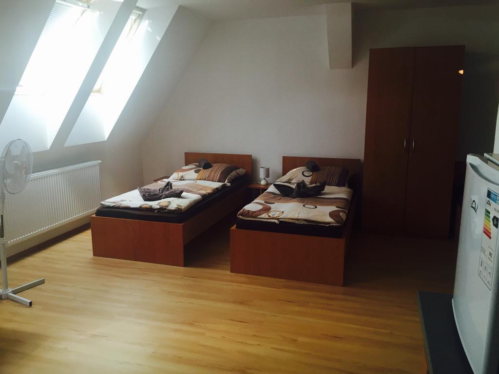 Guest House Hodus Vydrany Esterno foto